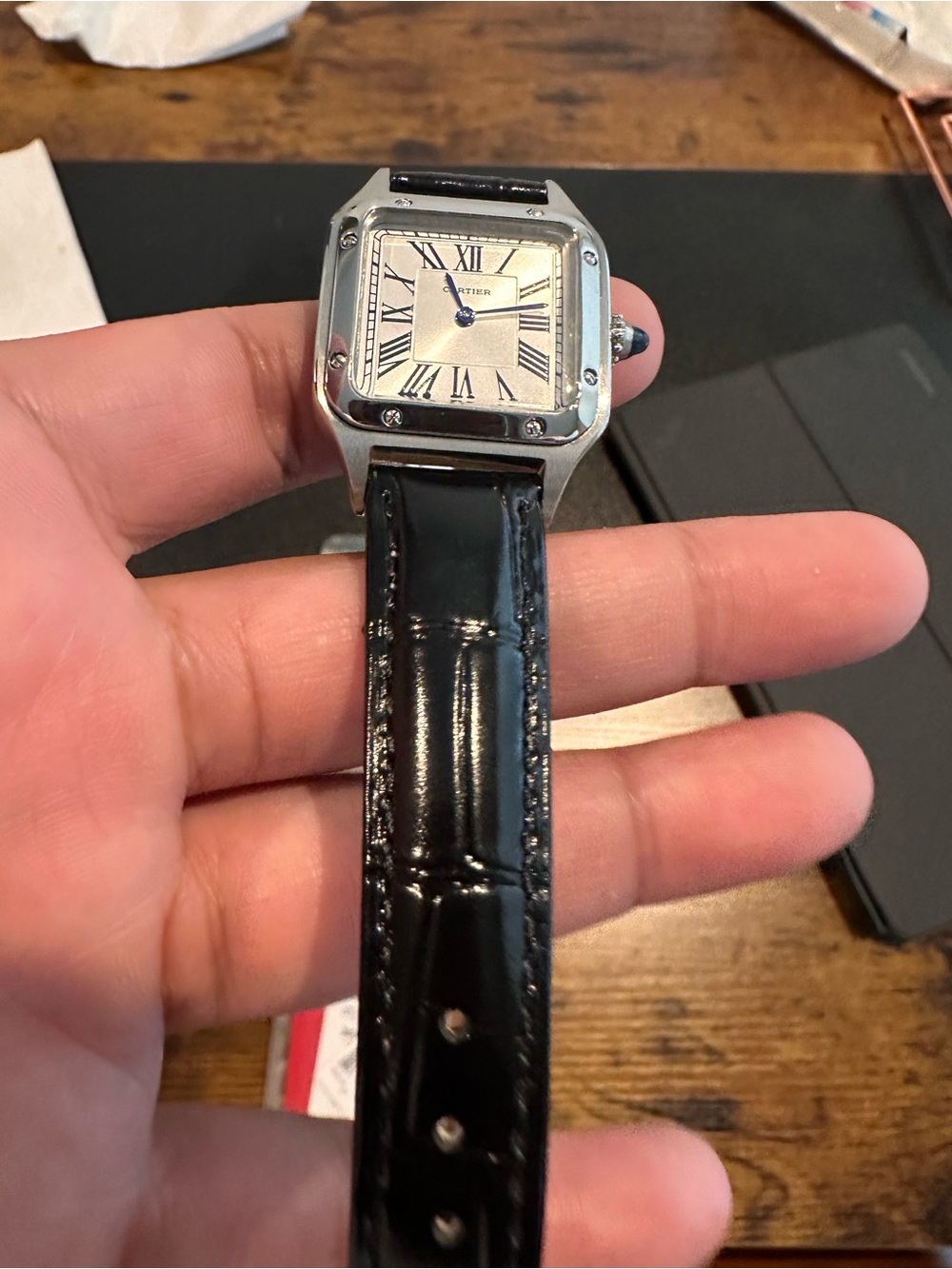 Tank solo. Women’s watch. Black leather band.